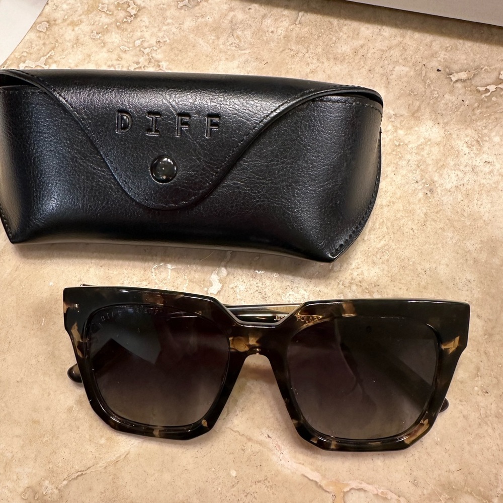 DIFF eyewear tortoise sunglasses